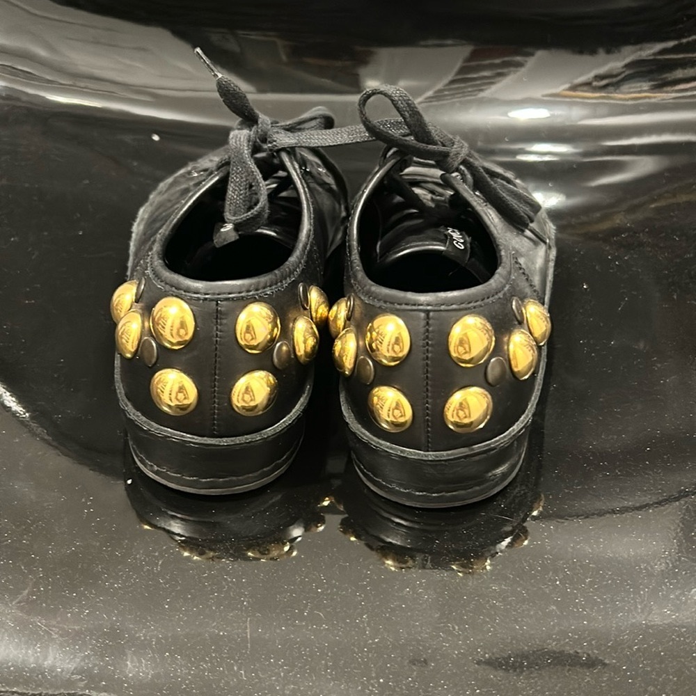 GUCCI Leather Sneakers